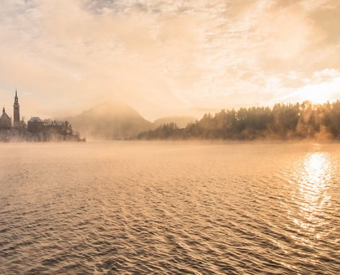 i-photographed-lake-bled-on-a-fairytale-winter-morning-11__880